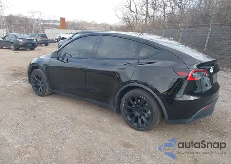 2021 Tesla Model Y Long Range Dual Motor All-Wheel Drive z USA, uszkodzony, nr VIN 5YJYGDEE2MF078989